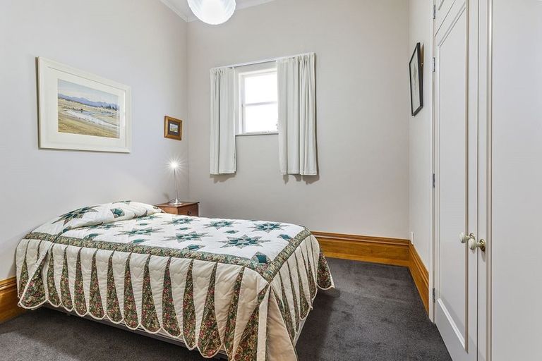 Photo of property in 17 Armour Avenue, Mount Victoria, Wellington, 6011