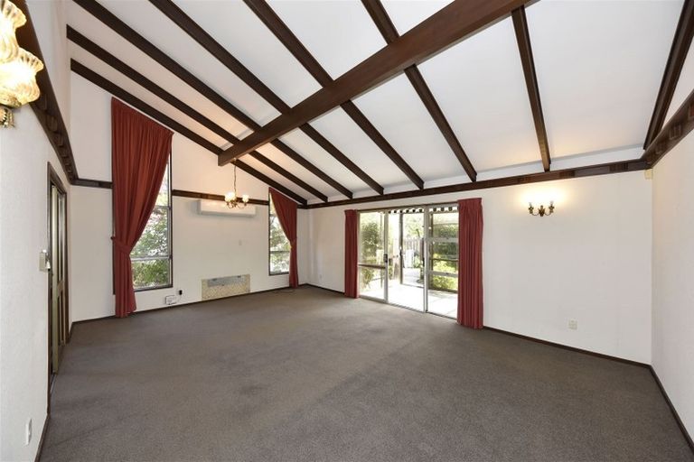 Photo of property in 1/25 Avonhead Road, Avonhead, Christchurch, 8042