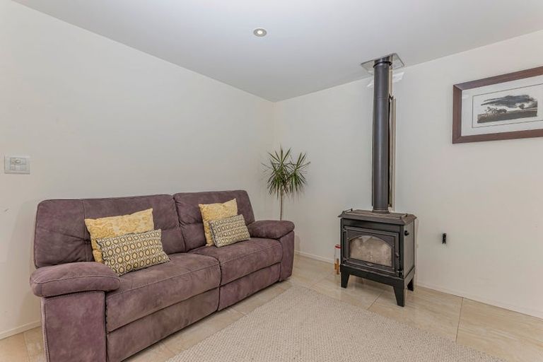 Photo of property in 66 Manuka Grove, Helensville, 0875