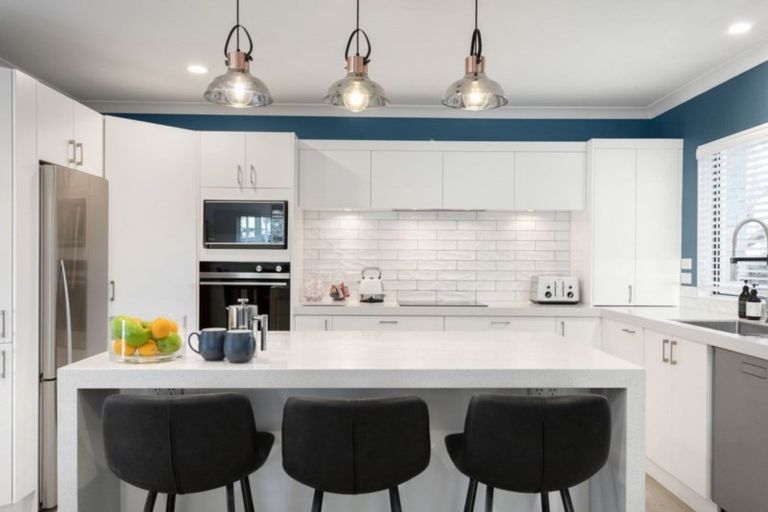 Photo of property in 32 Kate Sheppard Avenue, Torbay, Auckland, 0630