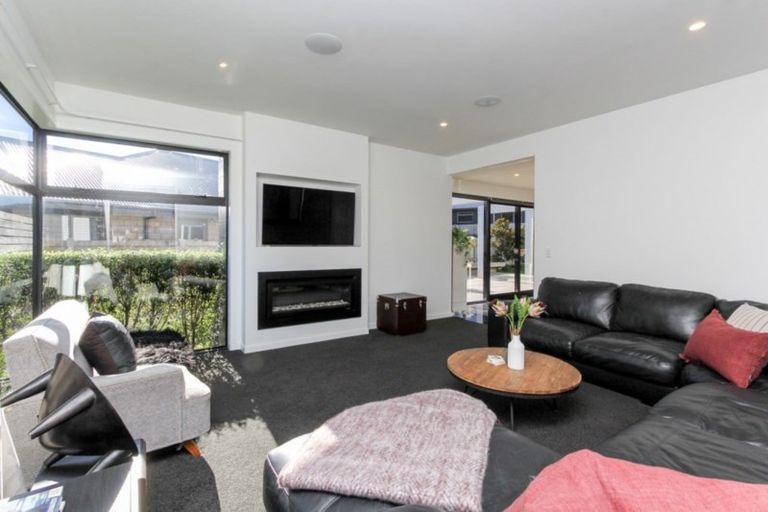 Photo of property in 13 Fernbrook Drive, Hurworth, New Plymouth, 4310