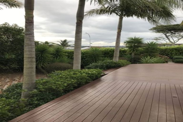 Photo of property in 38 Loloma Drive, Half Moon Bay, Auckland, 2012