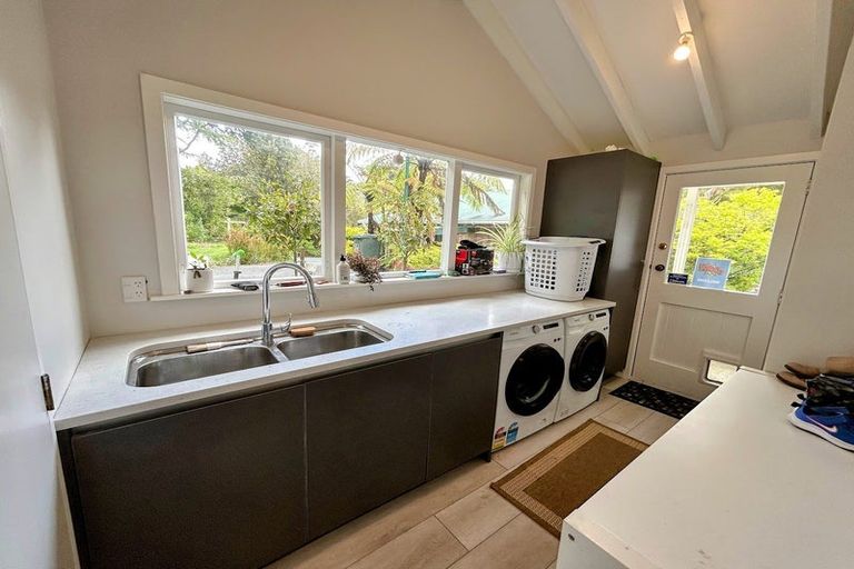 Photo of property in 23 Crest Road, Akatarawa, Upper Hutt, 5372