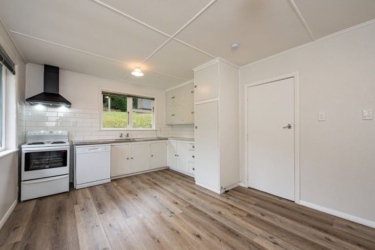 Photo of property in 80 Dowse Drive, Maungaraki, Lower Hutt, 5010