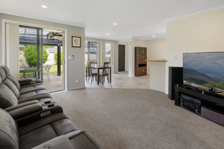 Photo of property in 2 Maara Close, Papamoa Beach, Papamoa, 3118