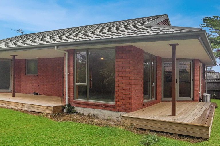 Photo of property in 122 Halswell Junction Road, Halswell, Christchurch, 8025