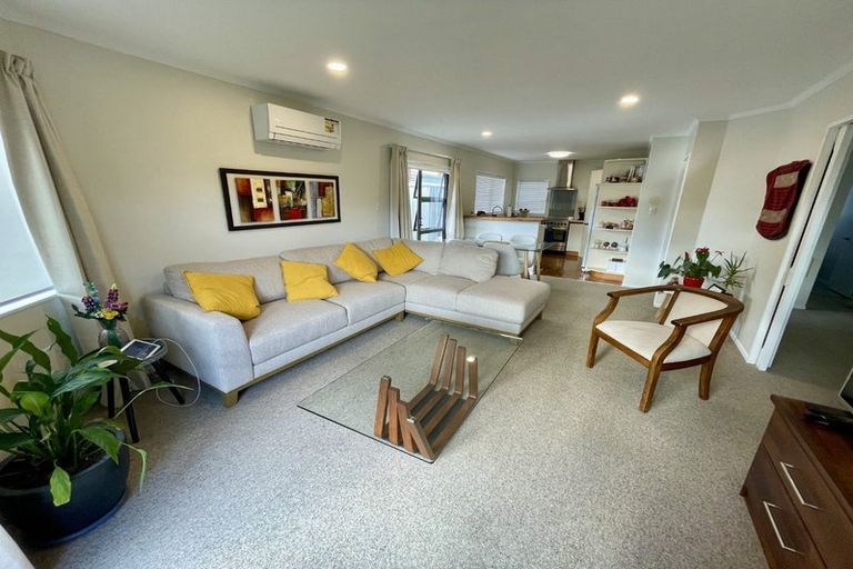 Photo of property in 27 Guthrie Street, Waterloo, Lower Hutt, 5011