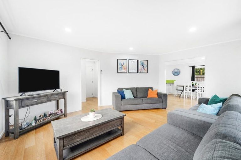 Photo of property in 1/12 Marbeth Court, Botany Downs, Auckland, 2010