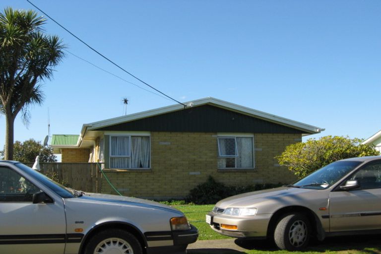 Photo of property in 9 Bovis Street, Shannon, 4821