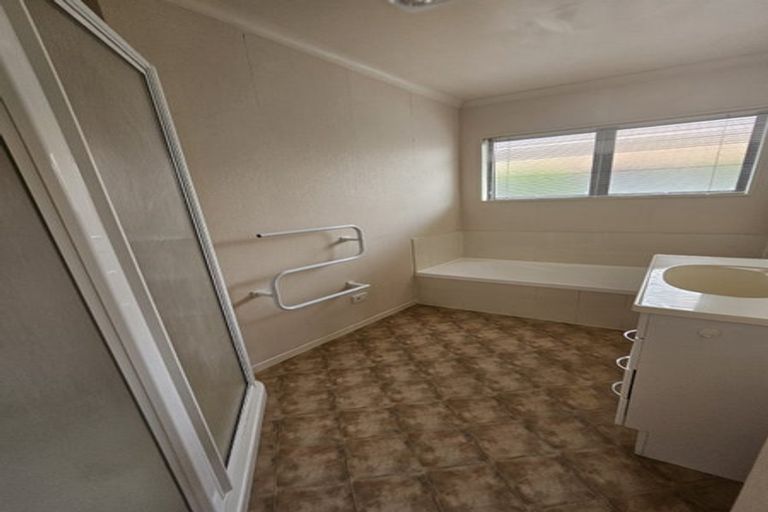 Photo of property in 2 Moffat Way, Bethlehem, Tauranga, 3110