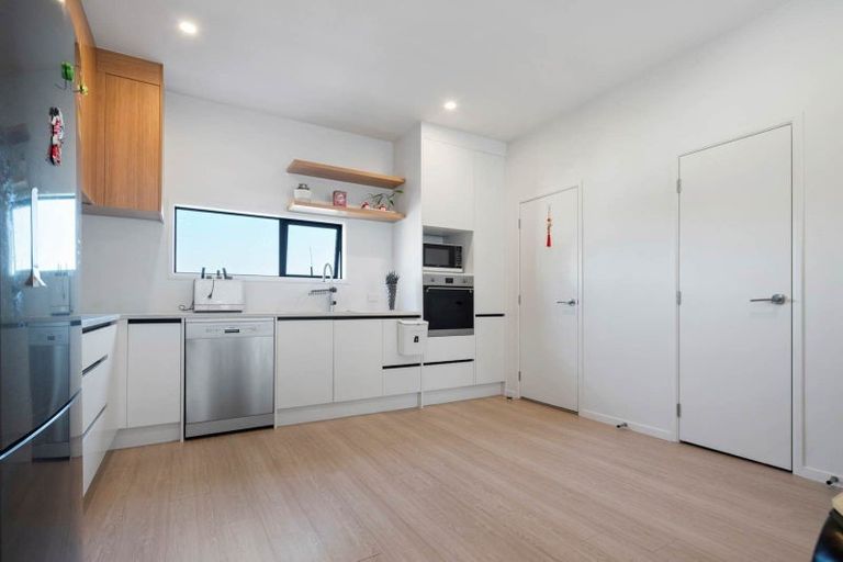 Photo of property in 4/128 Onewa Road, Northcote, Auckland, 0627