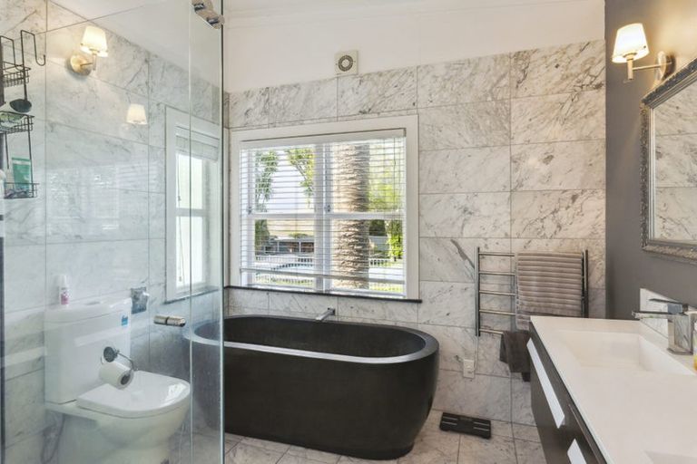 Photo of property in 36 Golf Road, Paraparaumu Beach, Paraparaumu, 5032