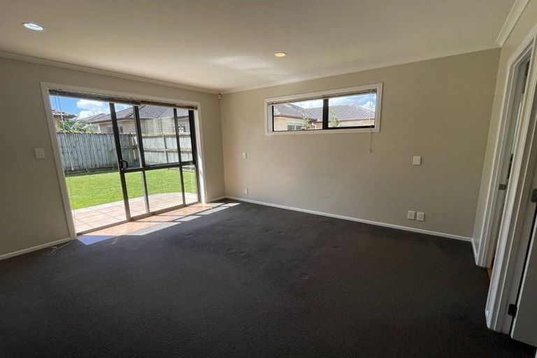 Photo of property in 4 Moravale Lane, Flat Bush, Auckland, 2016