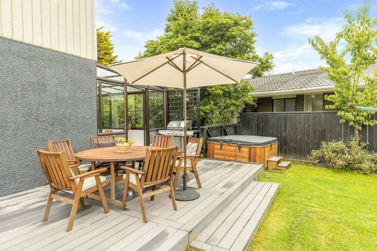 Photo of property in 261 Te Moana Road, Waikanae, 5036