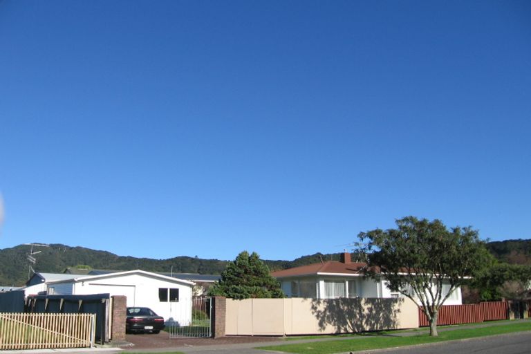 Photo of property in 7 Manutuke Street, Wainuiomata, Lower Hutt, 5014