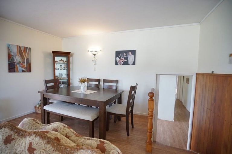 Photo of property in 22 Chelsea View Drive, Chatswood, Auckland, 0626