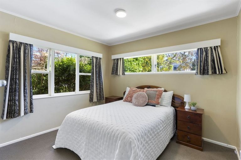 Photo of property in 16 Edgeworth Road, Glenfield, Auckland, 0629