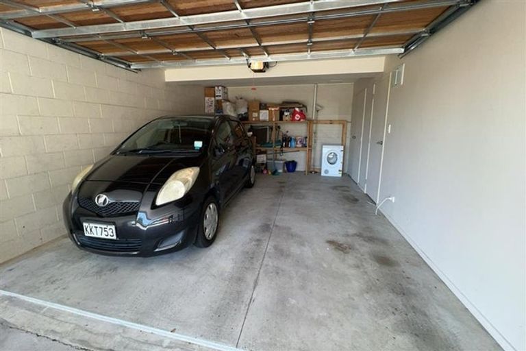 Photo of property in 1/48a Exmouth Road, Northcote, Auckland, 0627