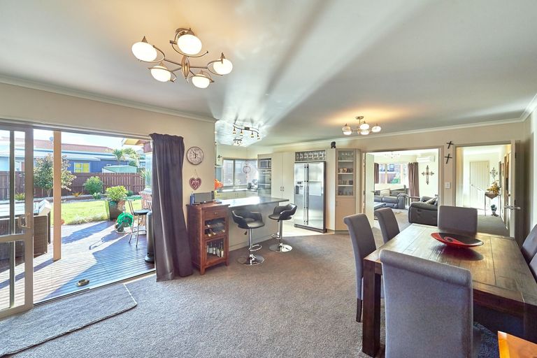 Photo of property in 25 Masefield Terrace, Kelvin Grove, Palmerston North, 4414