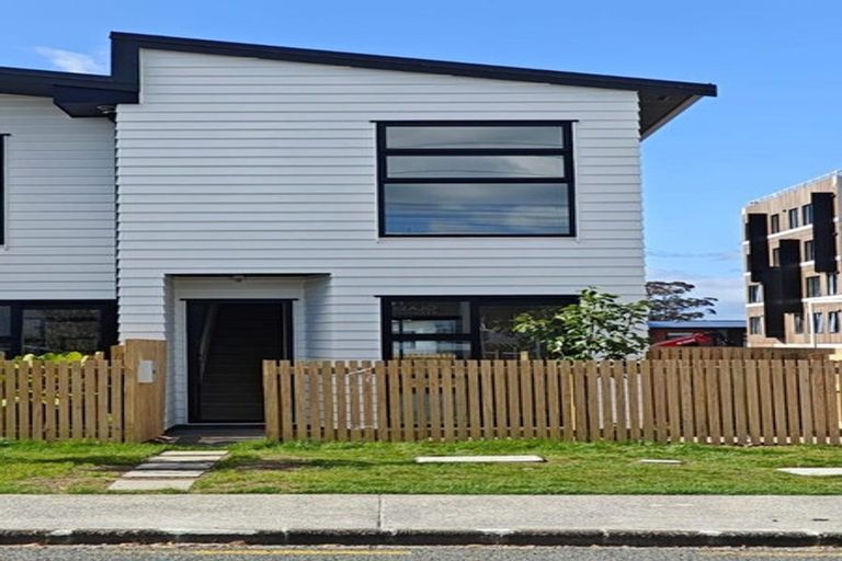 Photo of property in 150a Mcleod Road, Te Atatu South, Auckland, 0610
