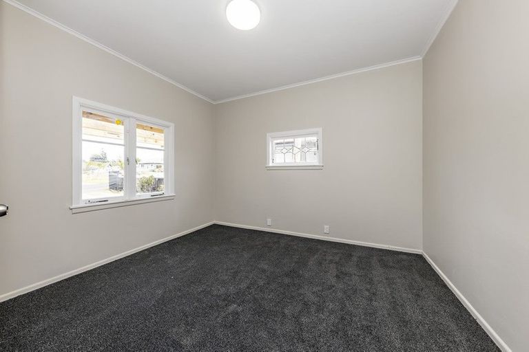 Photo of property in 2/16 Gordon Road, Papatoetoe, Auckland, 2025