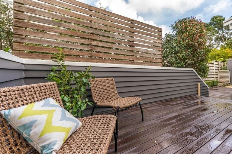 Photo of property in 1/7 Arahia Street, Northcote, Auckland, 0627