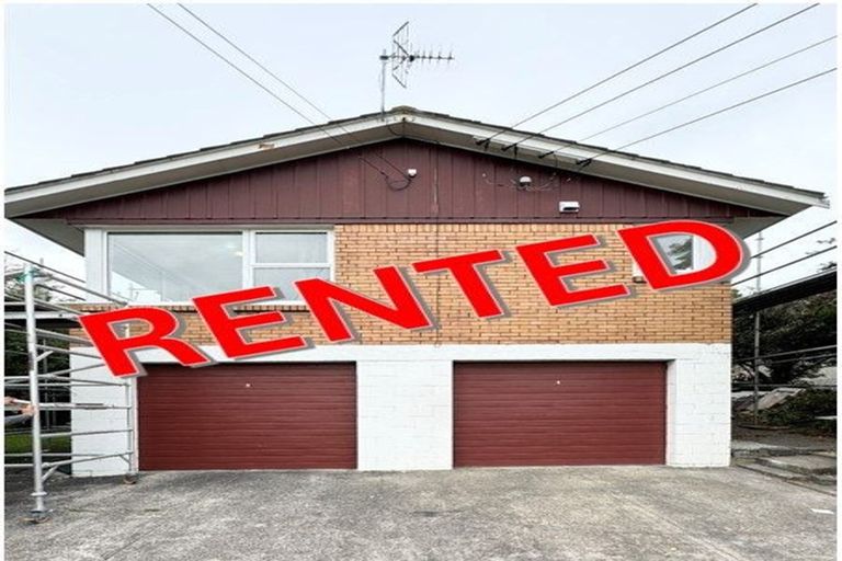 Photo of property in 1/97 Archers Road, Hillcrest, Auckland, 0629