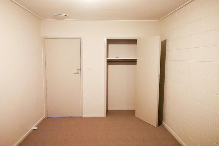 Photo of property in 1 Hinekohu Street, New Lynn, Auckland, 0600