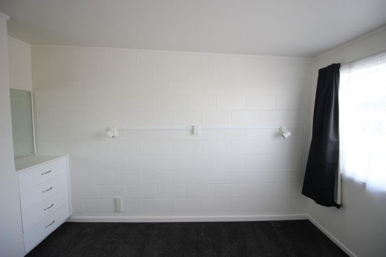 Photo of property in 2/2 Bentley Avenue, Glenfield, Auckland, 0629