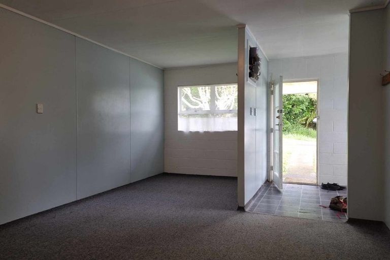 Photo of property in 5a Burgess Hill Road, Burgess Park, New Plymouth, 4371