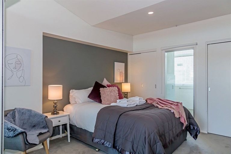 Photo of property in Shed 20 Princes Wharf Apartments, 48a/139 Quay Street, Auckland Central, Auckland, 1010