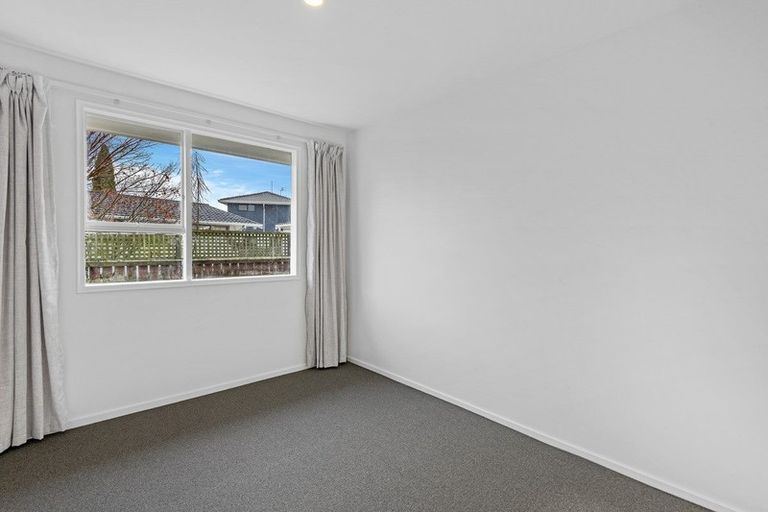 Photo of property in 6b Kaputone Place, Belfast, Christchurch, 8051