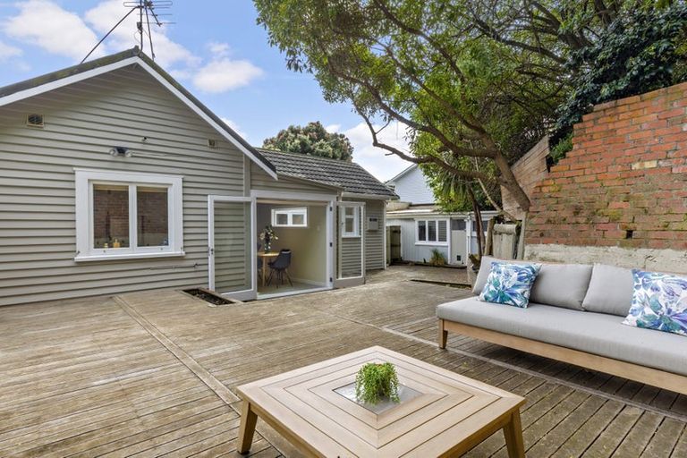 Photo of property in 74 Para Street, Miramar, Wellington, 6022