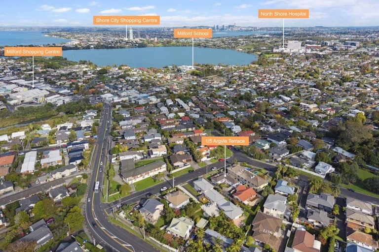 Photo of property in 1/5 Argyle Terrace, Milford, Auckland, 0620