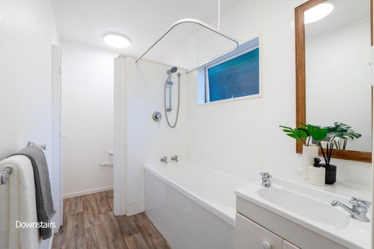 Photo of property in 32 Rosecamp Road, Beach Haven, Auckland, 0626
