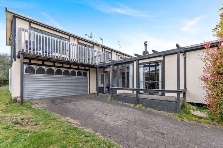 Photo of property in 14 Ingle Avenue, Waipahihi, Taupo, 3330