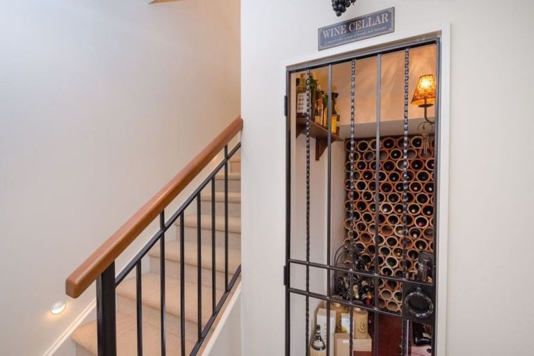 Photo of property in 9 Kahala Place, West Harbour, Auckland, 0618