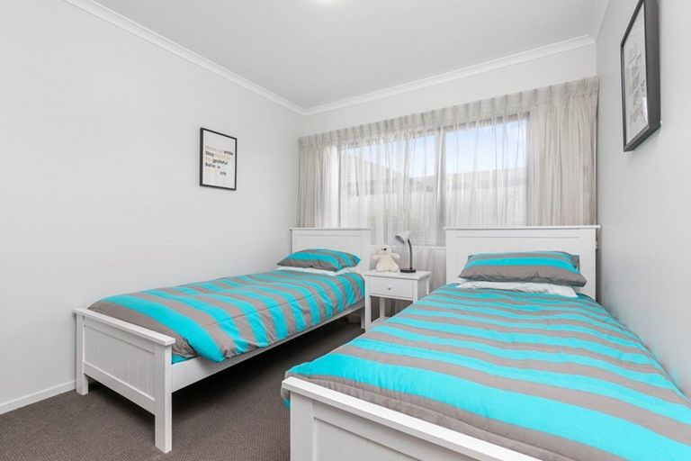 Photo of property in 8 Dumfries Place, Pyes Pa, Tauranga, 3112