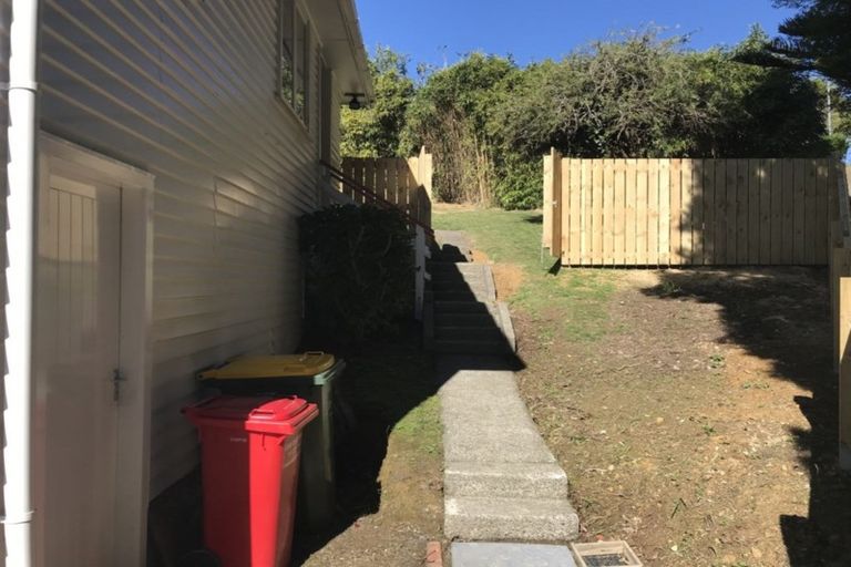 Photo of property in 9 Berkshire Grove, Cannons Creek, Porirua, 5024