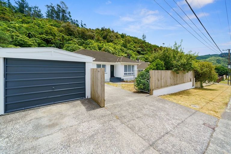Photo of property in 30 Sunny Grove, Wainuiomata, Lower Hutt, 5014