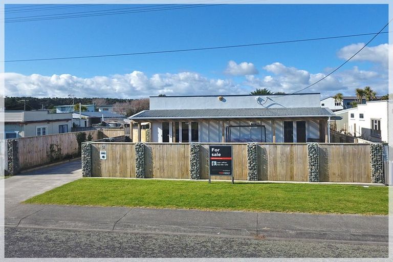 Photo of property in 51 Nash Parade, Foxton Beach, Foxton, 4815