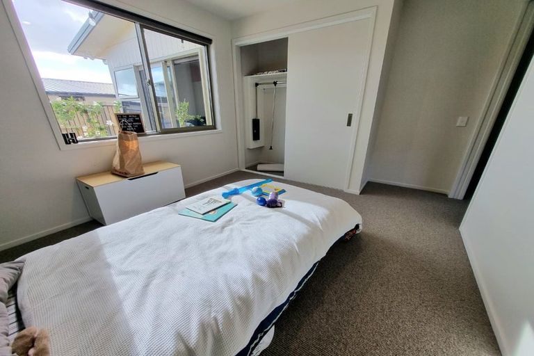 Photo of property in 19 Joseph Kokich Avenue, Swanson, Auckland, 0614