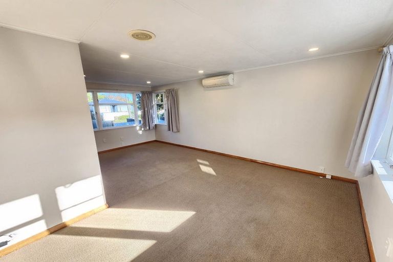 Photo of property in 5 Miles Place, Awapuni, Palmerston North, 4412