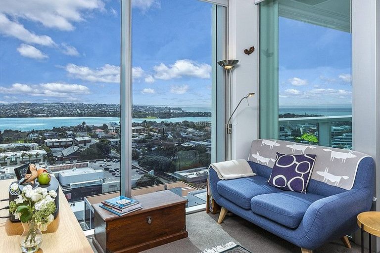 Photo of property in Sentinel Apartments, 1705/3 Northcroft Street, Takapuna, Auckland, 0622