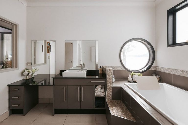 Photo of property in 6 Harbourside Way, Welcome Bay, Tauranga, 3112