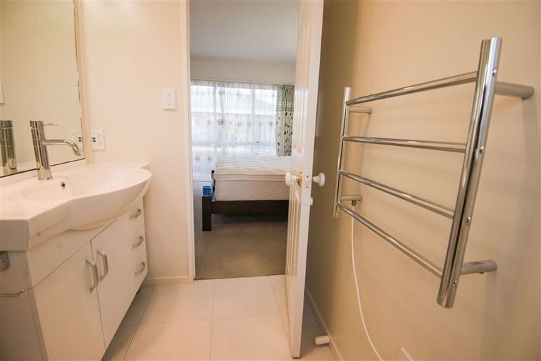 Photo of property in 8 Amberwood Drive, Northpark, Auckland, 2013