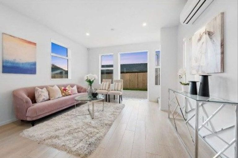 Photo of property in 33 Whautapu Court, Avondale, 1026