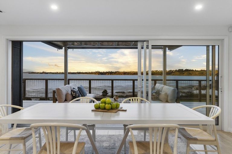 Photo of property in 369 Clifton Road, Whitford, Howick, 2571