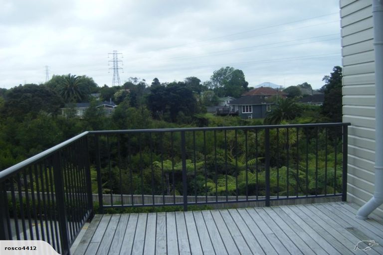 Photo of property in St Claire Village, 9/172 Mcleod Road, Te Atatu South, Auckland, 0610