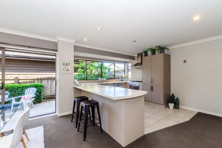 Photo of property in 19 Bluewater Place, Paraparaumu, 5032